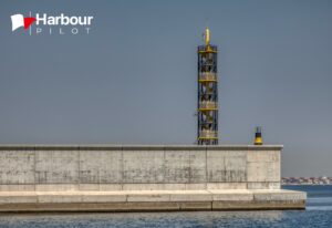 Lighthouse Valencia port