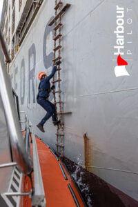 Pilot board S. Aras