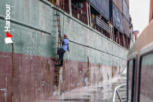 Pilot disembark Alfa anchorage
