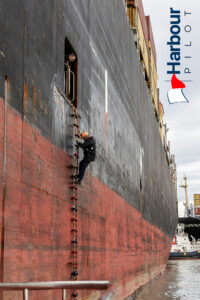Pilot disembark MSC Joanna